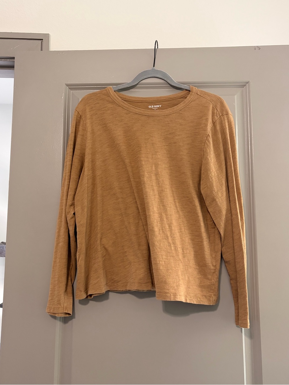 Burnt orange tan long sleeve top | casual midsize